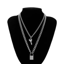 Load image into Gallery viewer, Pendant Choker Necklace