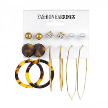 Load image into Gallery viewer, Hoop Earrings Set
