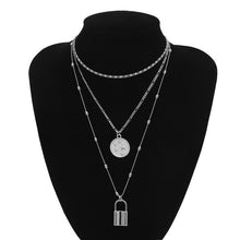 Load image into Gallery viewer, Pendant Choker Necklace
