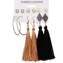 Load image into Gallery viewer, Set Pearl Earrings
