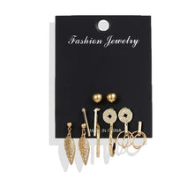 Load image into Gallery viewer, Set Pearl Earrings
