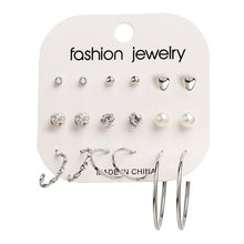 Load image into Gallery viewer, Set Pearl Earrings
