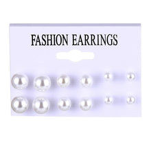 Load image into Gallery viewer, Set Pearl Earrings
