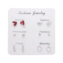 Load image into Gallery viewer, Set Pearl Earrings
